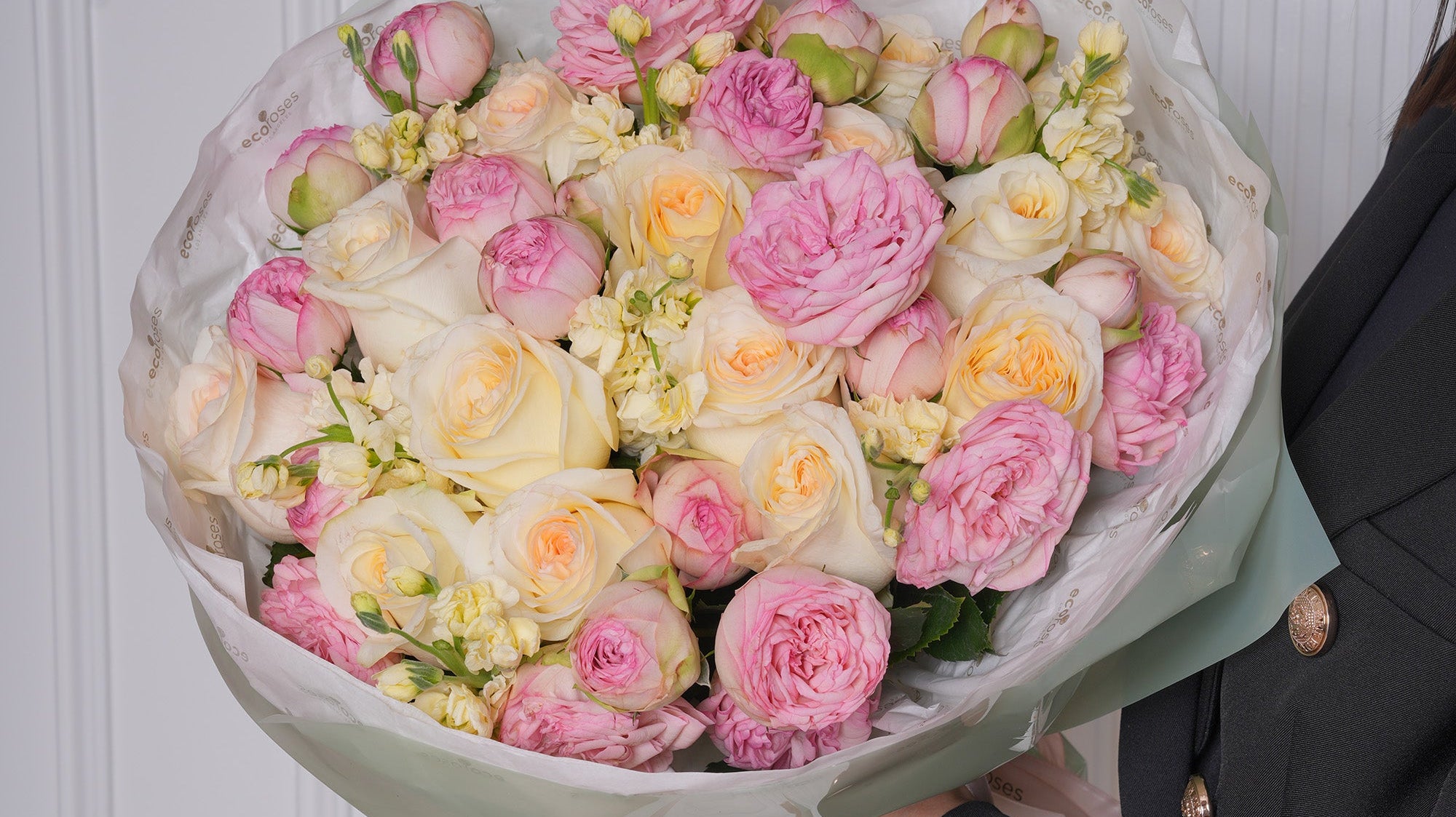 Flower delivery Van Nuys CA — Ecoroses hand-tied bouquet from North Hollywood studio