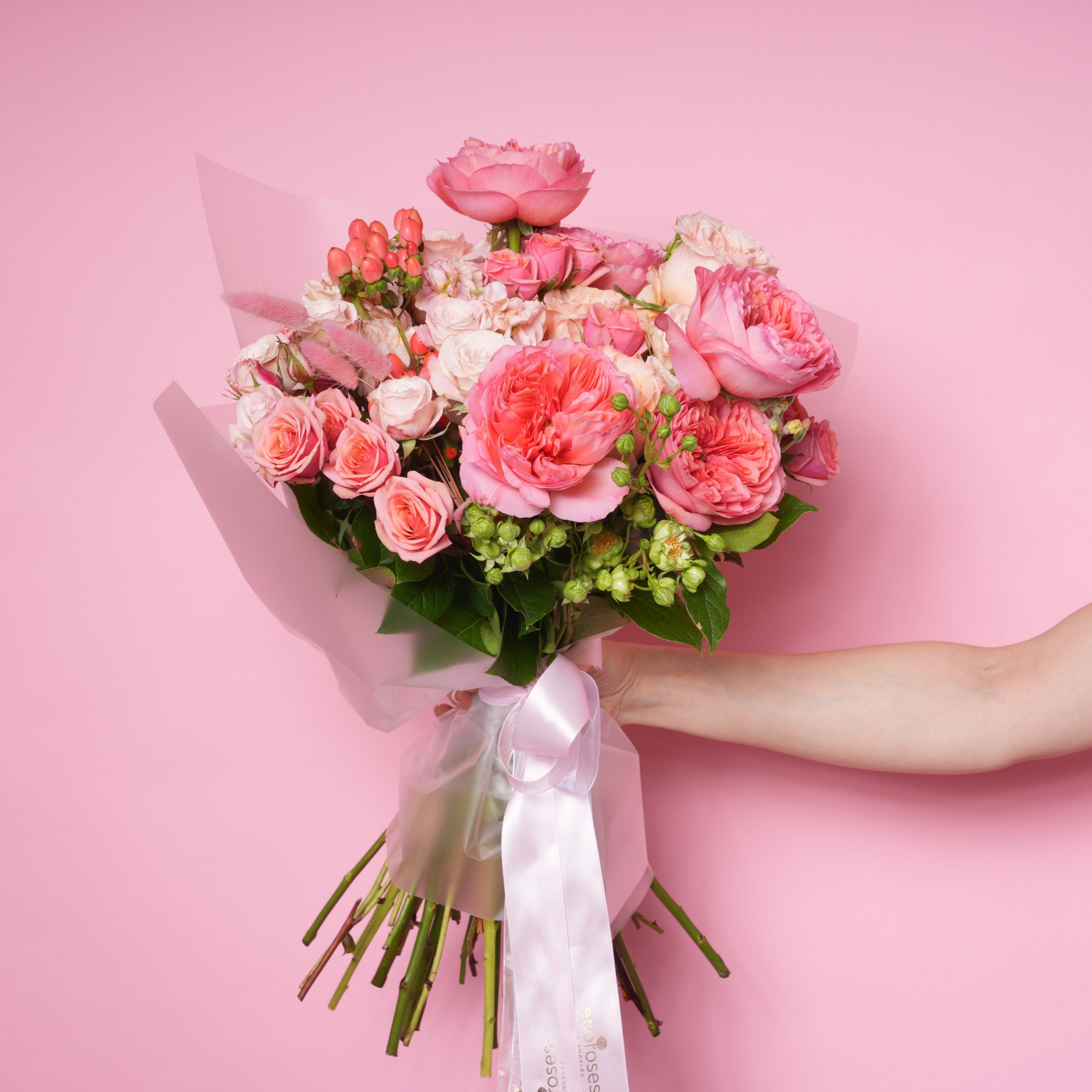 Bellarosa luxury bouquet — detail of pink and peach roses with green Midori baby rose accents | Ecoroses Los Angeles