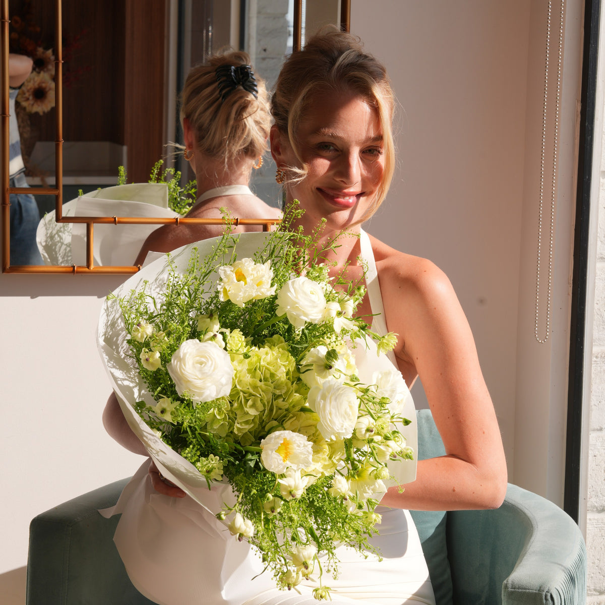 Ginevra luxury bouquet — white ranunculus, green hydrangea and lepidium in a hand-tied arrangement | Ecoroses Los Angeles